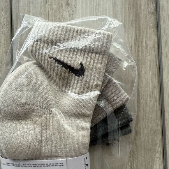 Nike Everyday Plus Ankle Training Socks 3 Pack Men 8-12 Green/Gray/Cream NWT - Picture 4 of 7